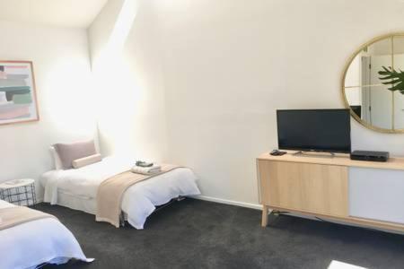 Number 1 - Chic Inner City Rooms Christchurch Ngoại thất bức ảnh