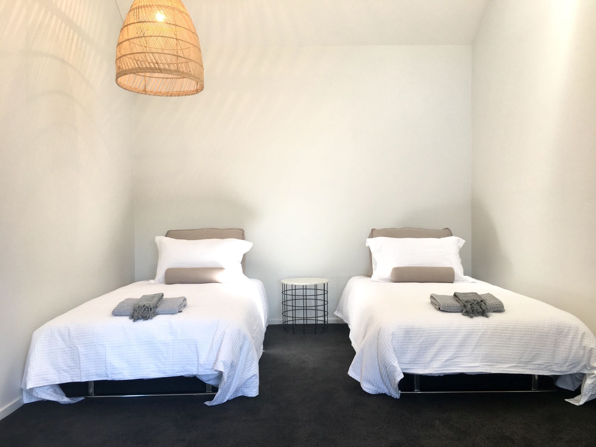 Number 1 - Chic Inner City Rooms Christchurch Ngoại thất bức ảnh